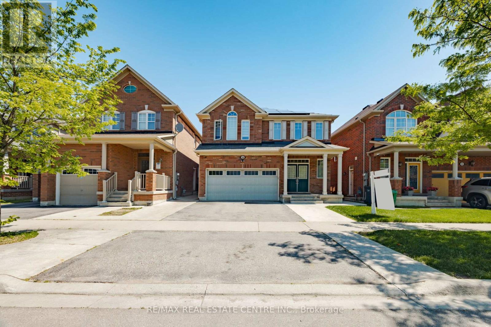58 Seafair Crescent, Brampton, Ontario  L6Y 5W3 - Photo 2 - W13213488