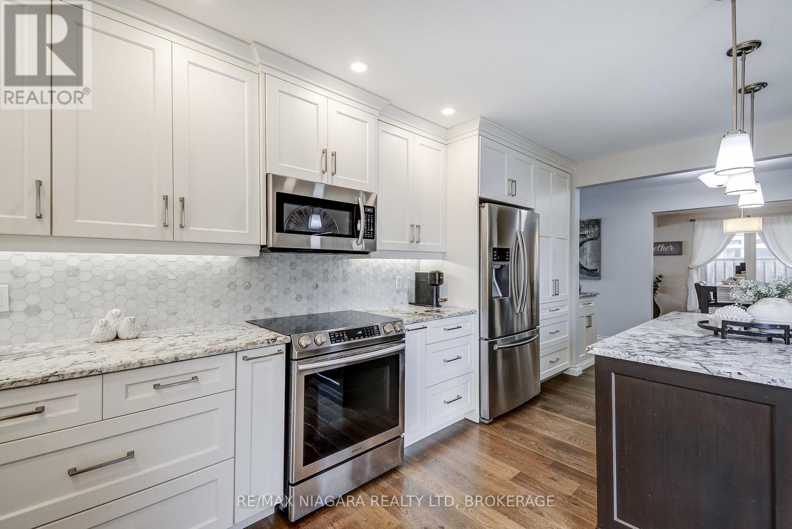 104 Whiteoak Crescent, Welland, Ontario  L3C 6E6 - Photo 21 - X12919646