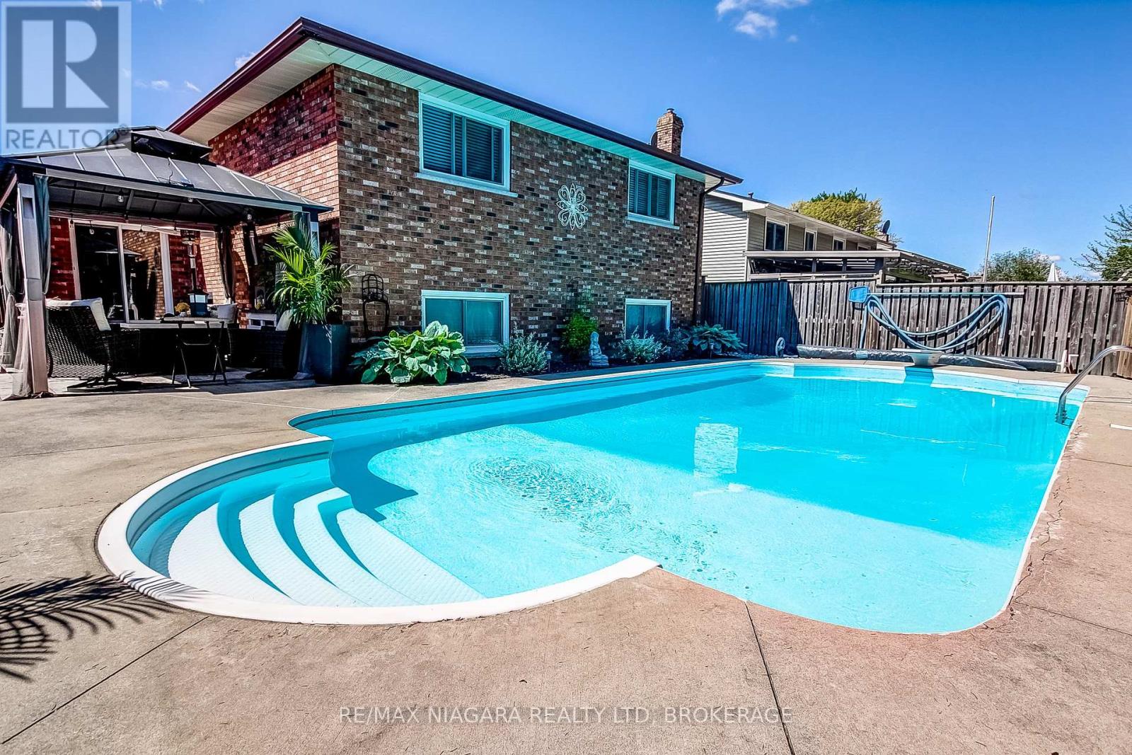 104 Whiteoak Crescent, Welland, Ontario  L3C 6E6 - Photo 47 - X12919646