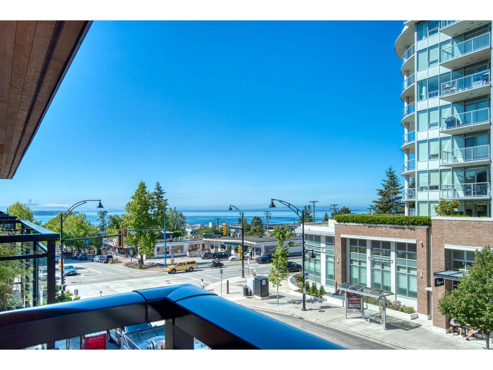 310 1420 Johnston Road, White Rock, British Columbia  V4B 3Z5 - Photo 1 - R3129619