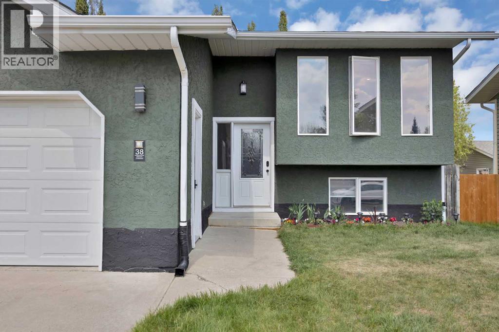 38 Balsam Crescent, Olds, Alberta  T4H 1L1 - Photo 4 - A2315595