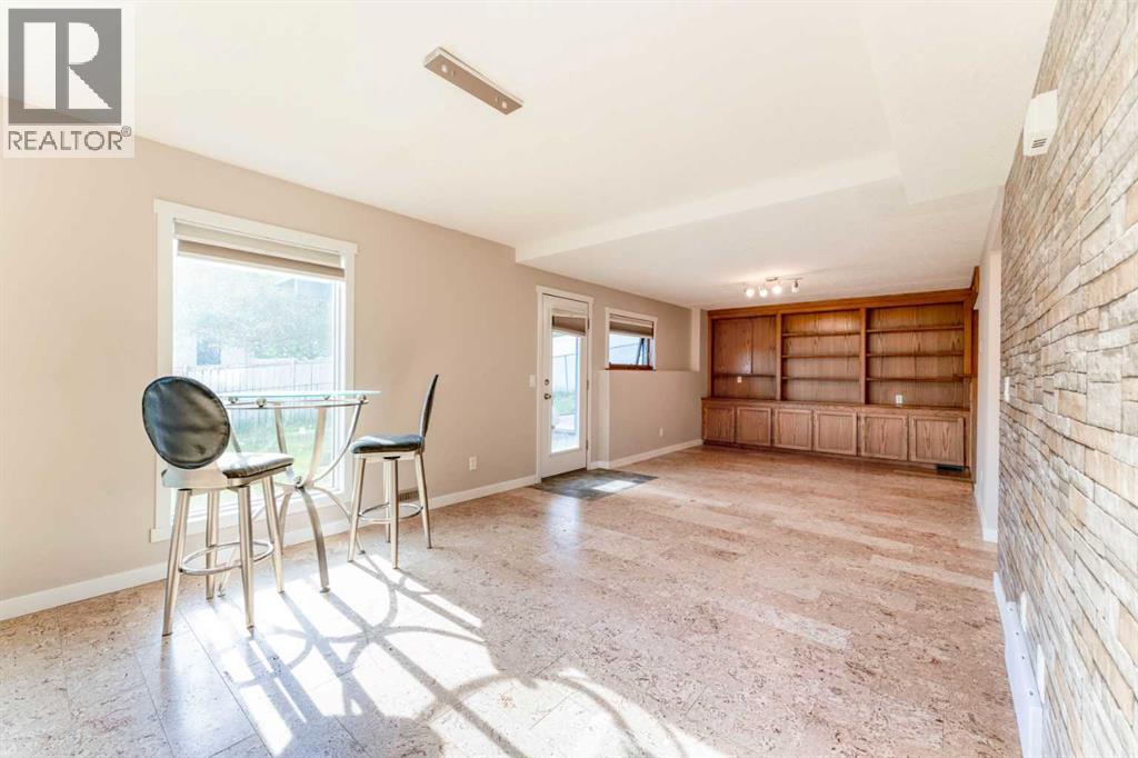 145 Hawkdale Circle NW, Calgary, Alberta  T3G 2W9 - Photo 38 - A2316144