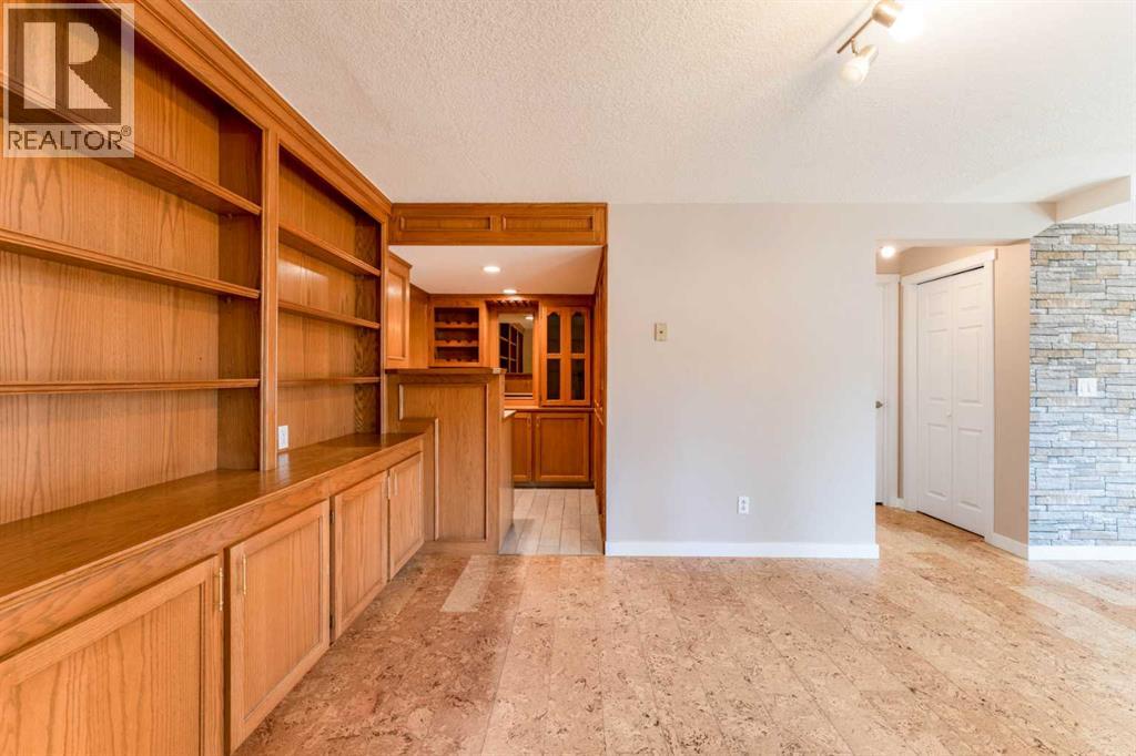 145 Hawkdale Circle NW, Calgary, Alberta  T3G 2W9 - Photo 35 - A2316144