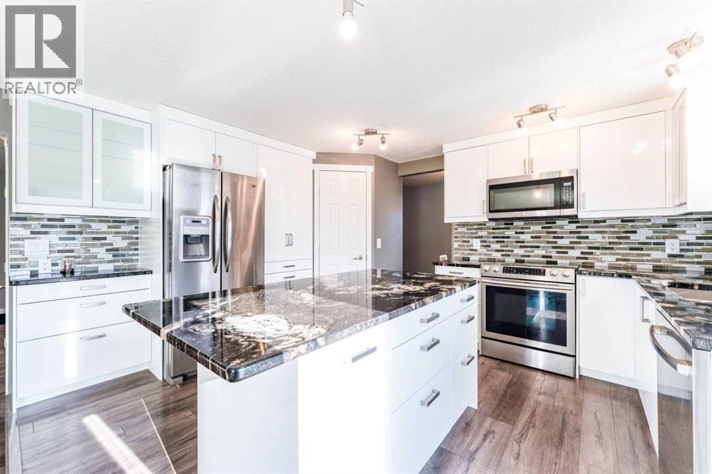 145 Hawkdale Circle NW, Calgary, Alberta  T3G 2W9 - Photo 13 - A2316144