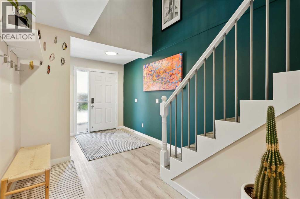 109 Coachway Lane SW, Calgary, Alberta  T3H 2V9 - Photo 3 - A2316179