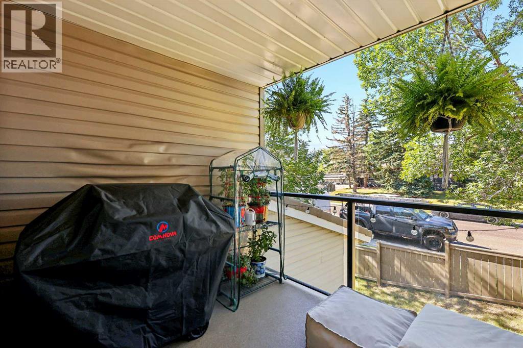 109 Coachway Lane SW, Calgary, Alberta  T3H 2V9 - Photo 43 - A2316179