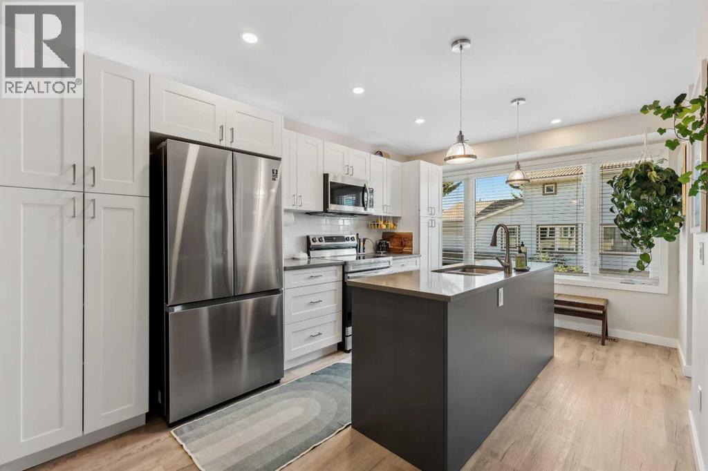 109 Coachway Lane SW, Calgary, Alberta  T3H 2V9 - Photo 1 - A2316179
