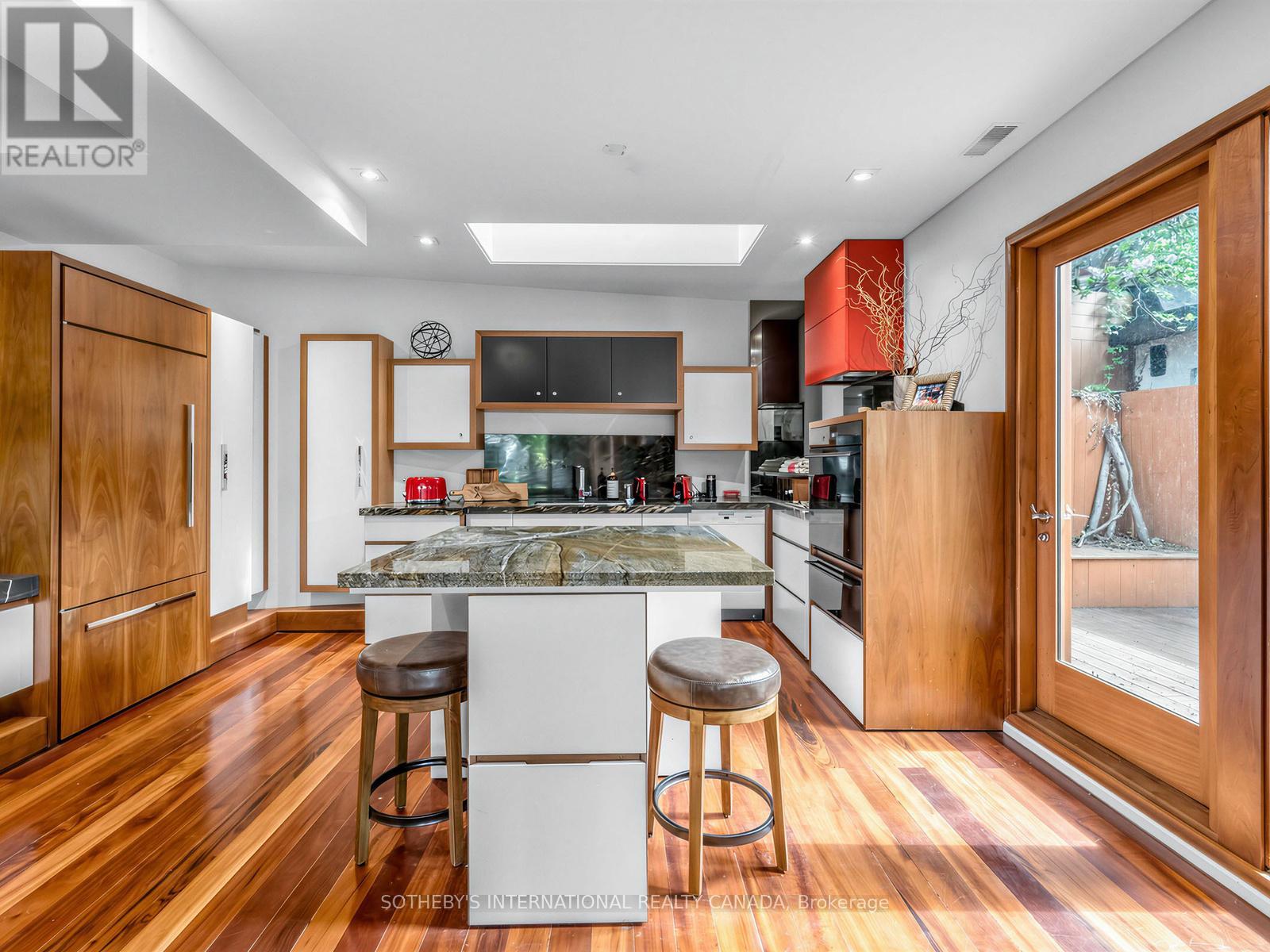 32 Regal Road, Toronto, Ontario  M6H 2J7 - Photo 10 - W13217818