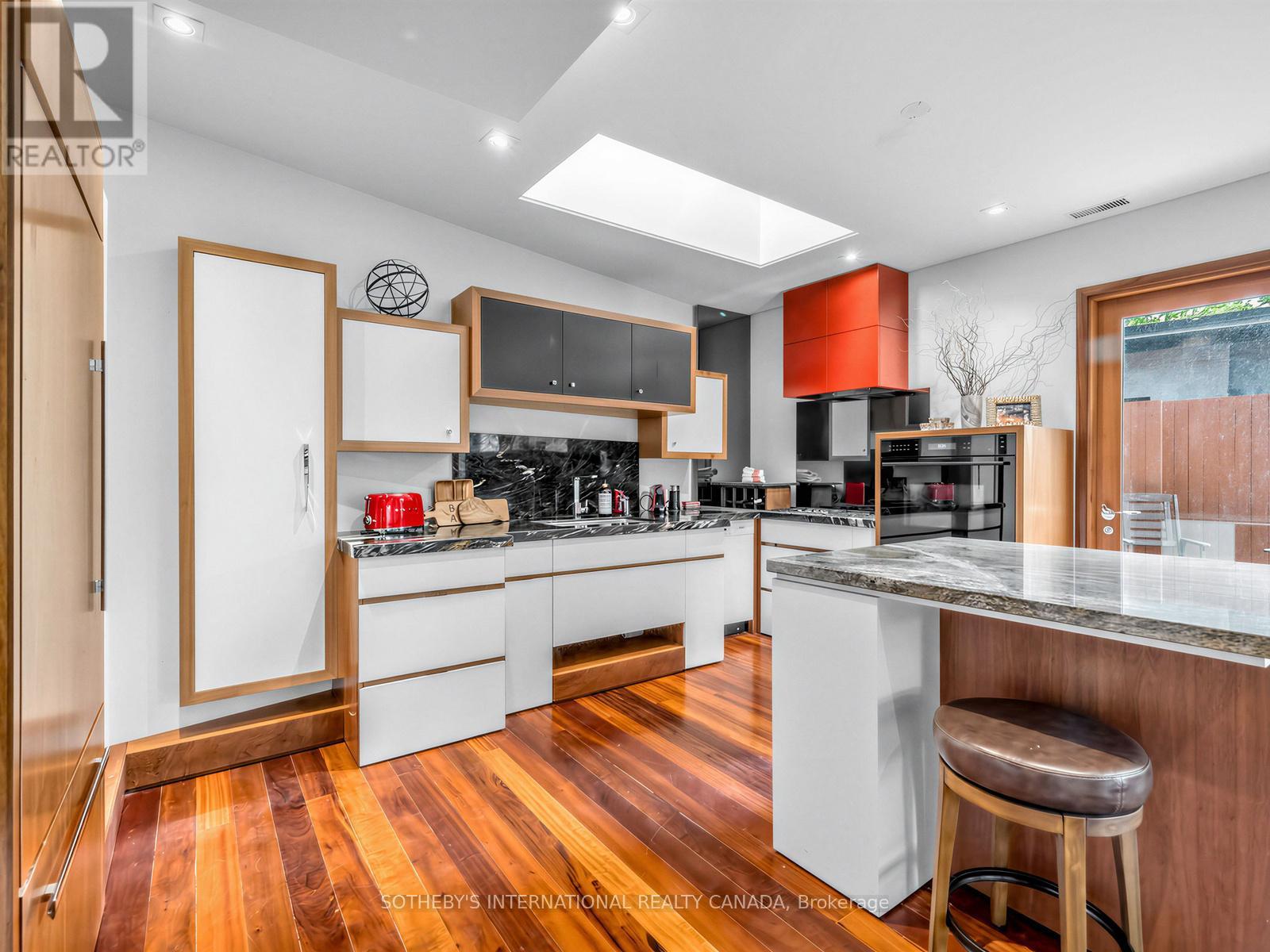 32 Regal Road, Toronto, Ontario  M6H 2J7 - Photo 12 - W13217818