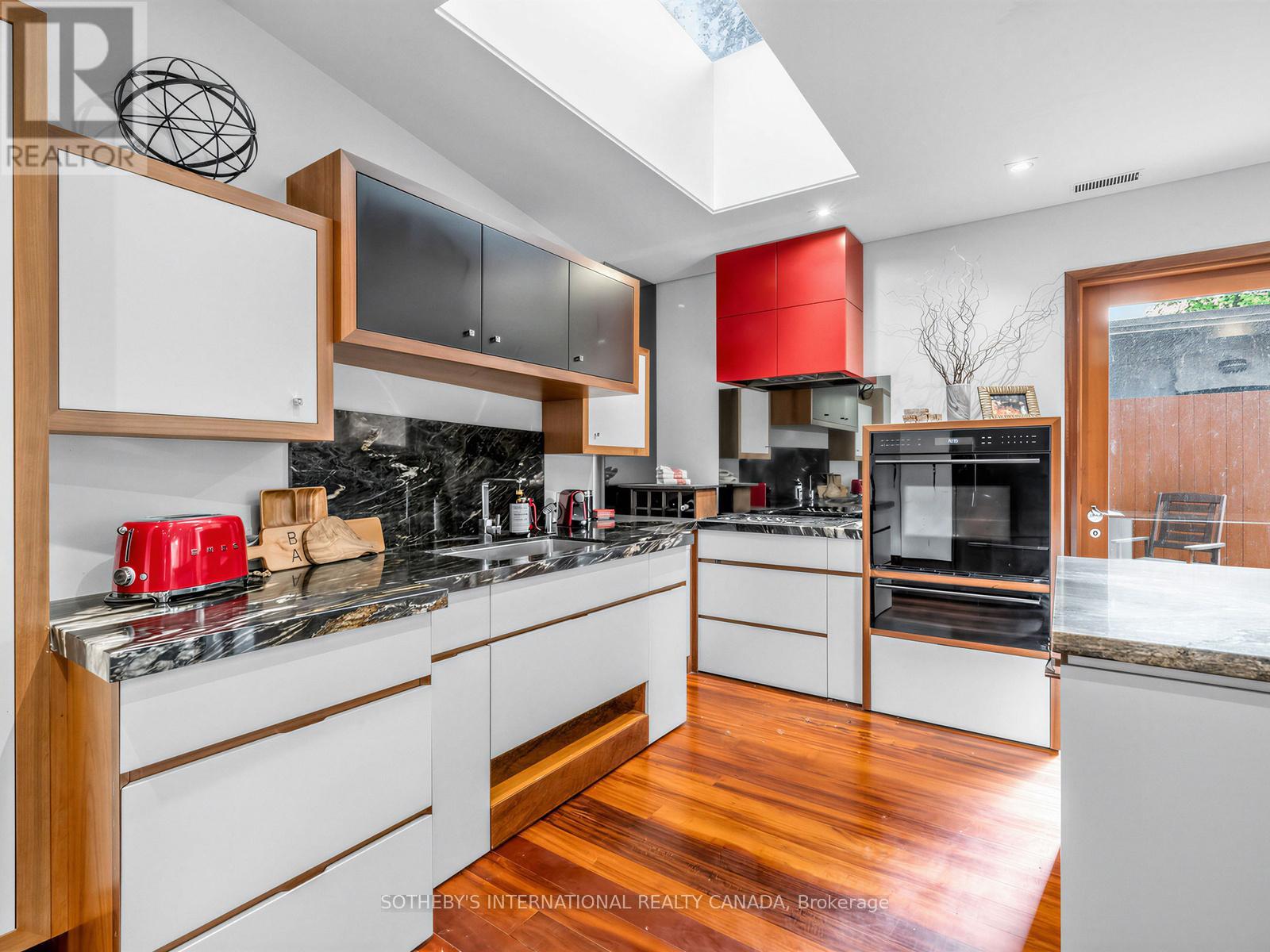 32 Regal Road, Toronto, Ontario  M6H 2J7 - Photo 13 - W13217818