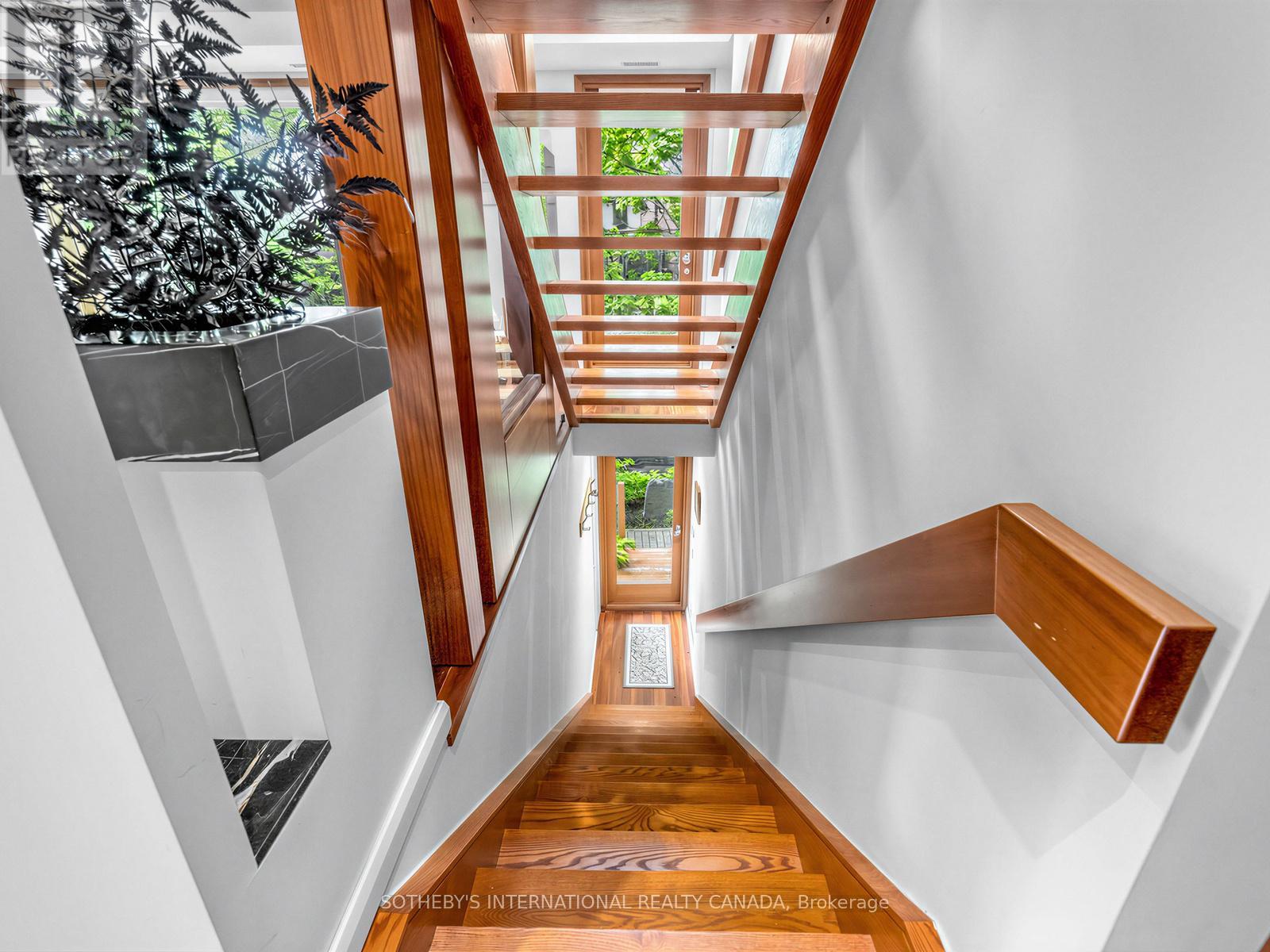 32 Regal Road, Toronto, Ontario  M6H 2J7 - Photo 5 - W13217818