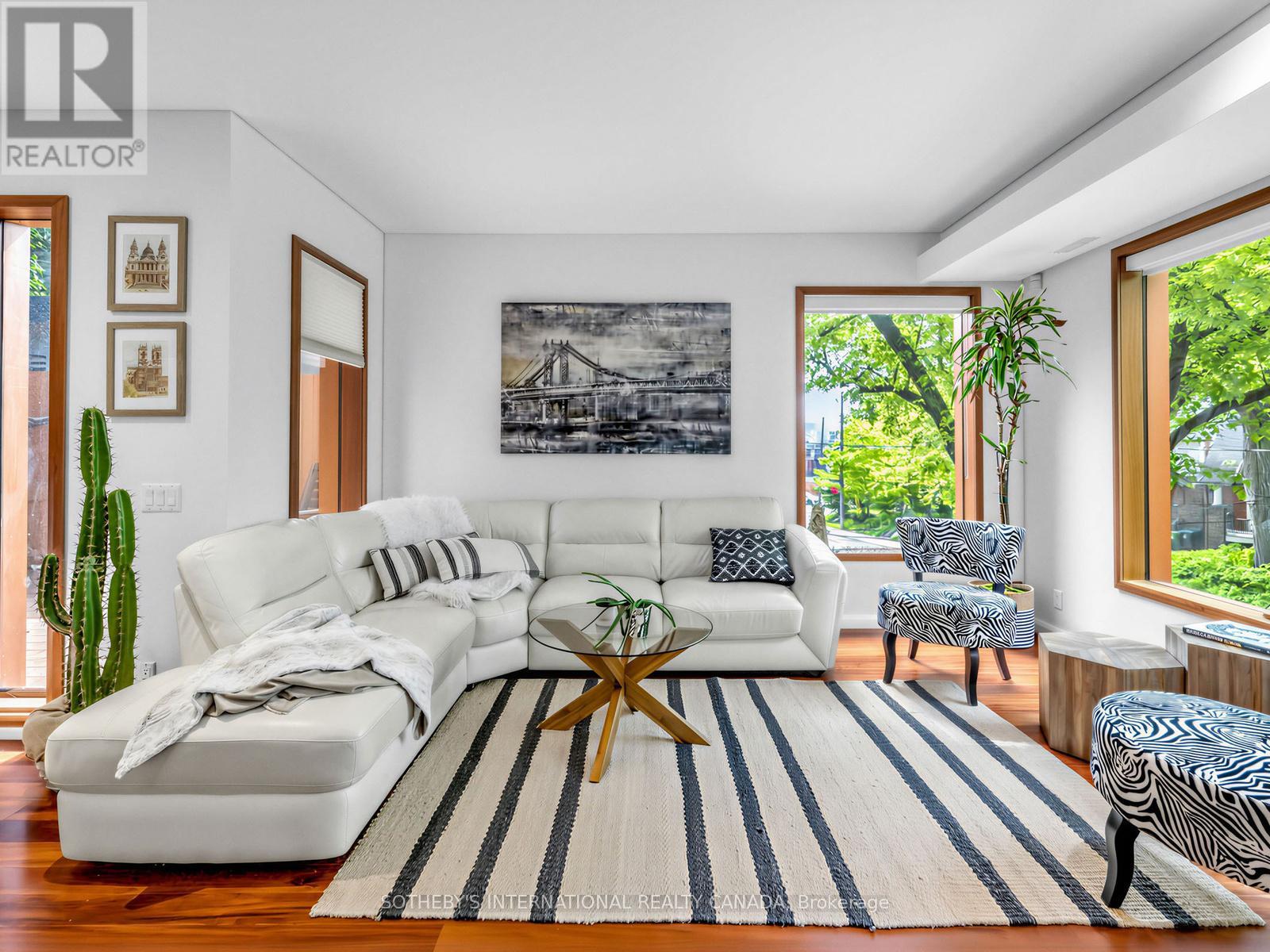 32 Regal Road, Toronto, Ontario  M6H 2J7 - Photo 8 - W13217818
