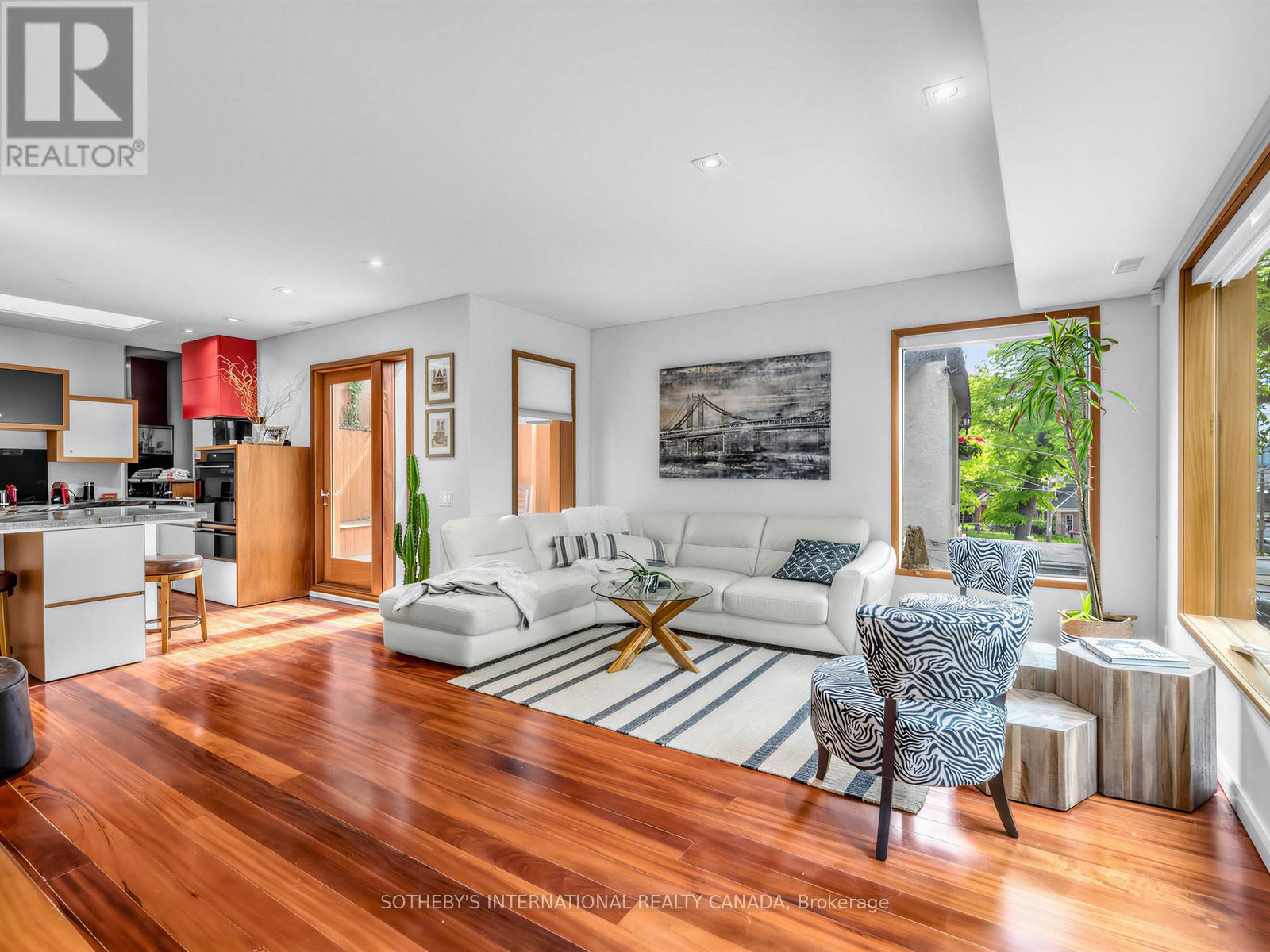 32 Regal Road, Toronto, Ontario  M6H 2J7 - Photo 9 - W13217818