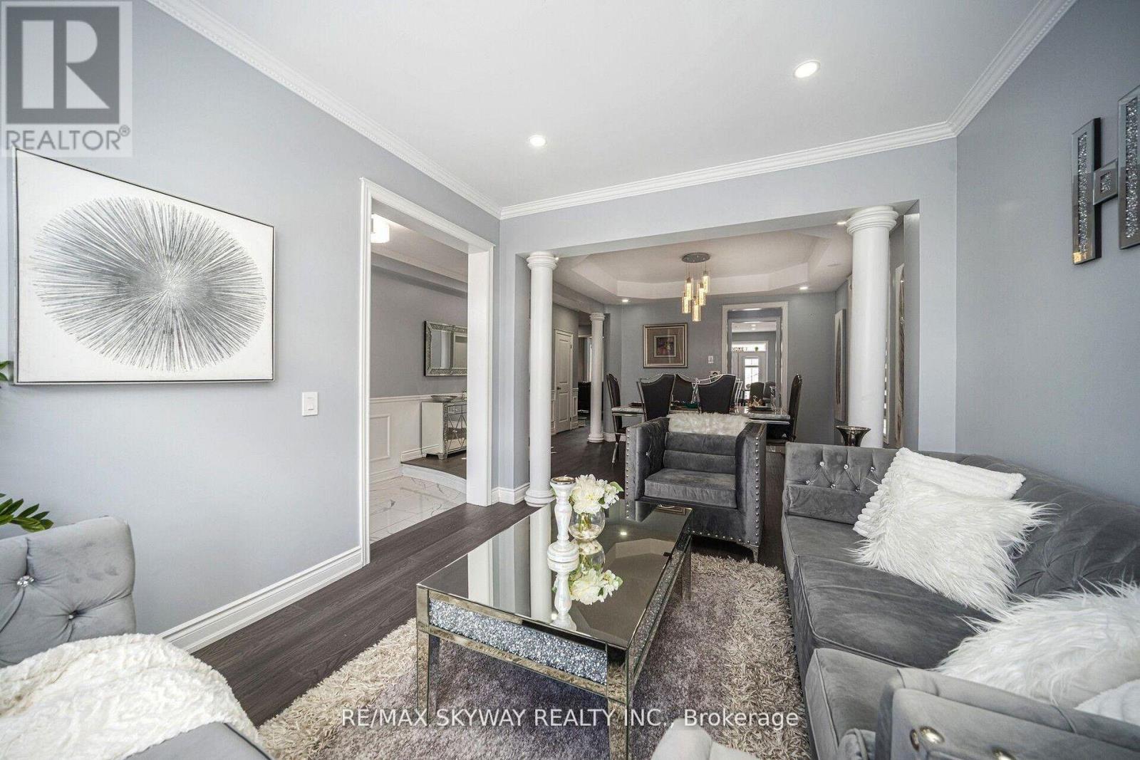 44 Eaglesprings Crescent, Brampton, Ontario  L6P 2W2 - Photo 11 - W13217822