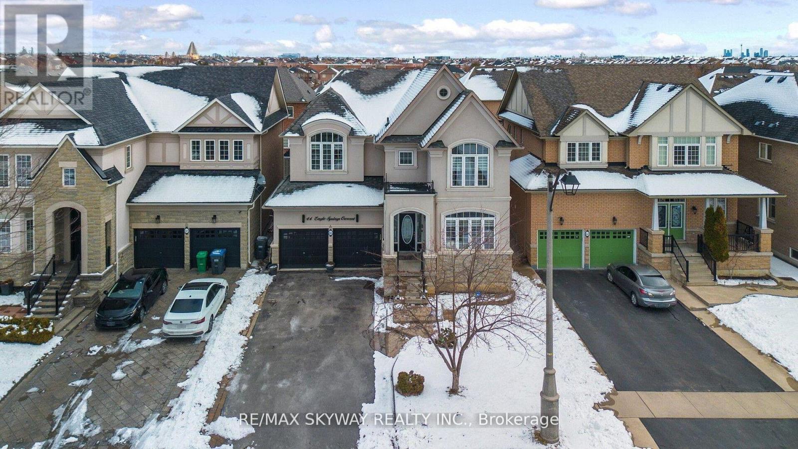 44 Eaglesprings Crescent, Brampton, Ontario  L6P 2W2 - Photo 2 - W13217822