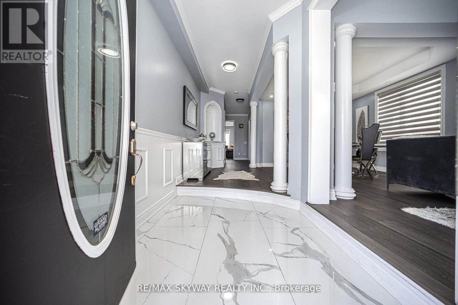44 Eaglesprings Crescent, Brampton, Ontario  L6P 2W2 - Photo 7 - W13217822