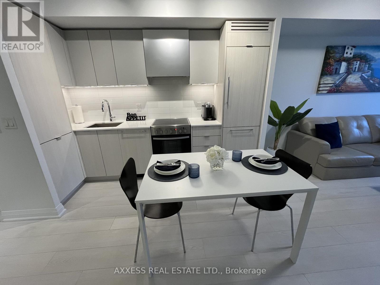 619 - 10 Gibbs Road, Toronto, Ontario  M9B 0E2 - Photo 2 - W13217844