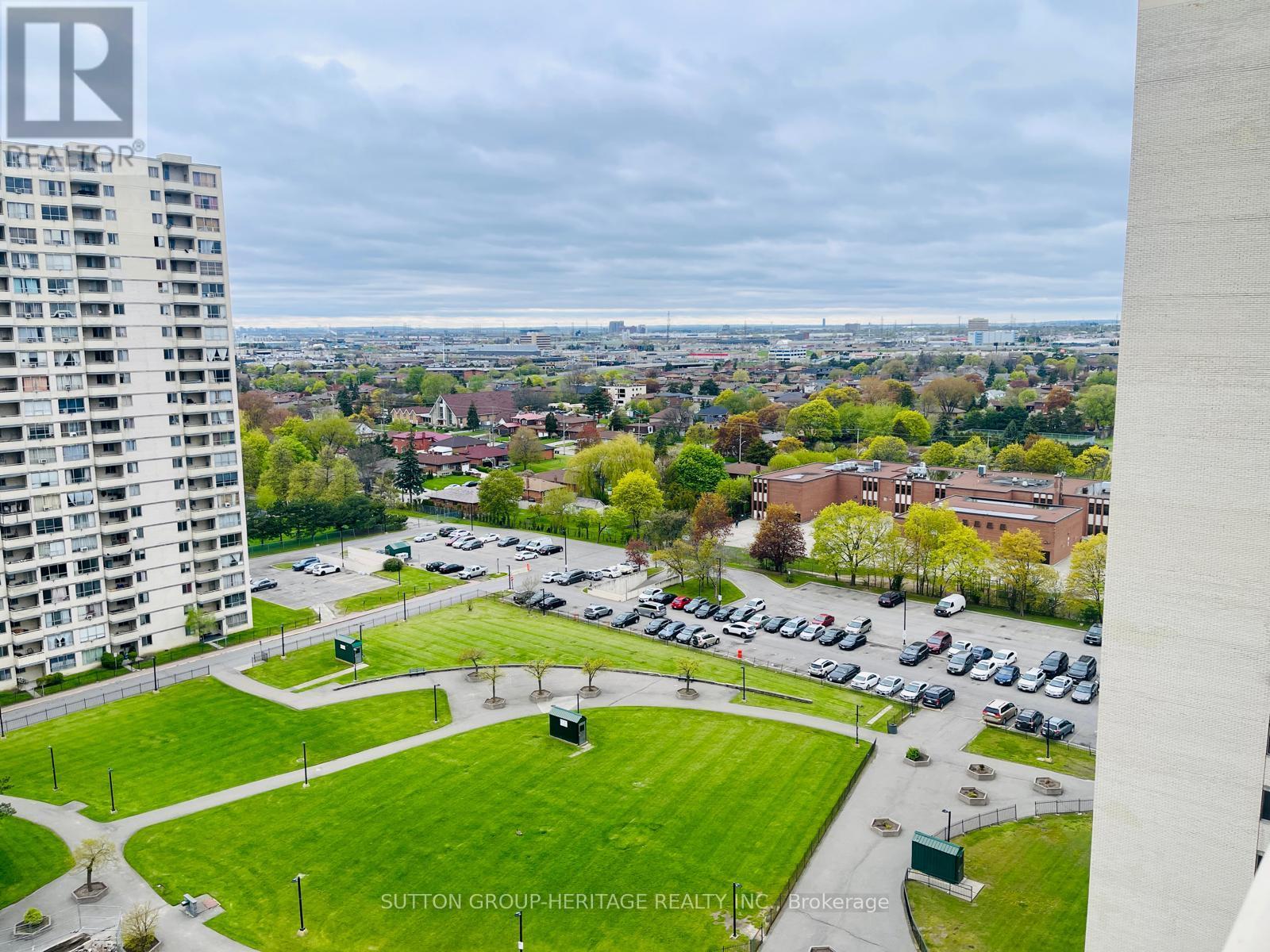1613 - 320 Dixon Parkway, Toronto, Ontario  M9R 1S8 - Photo 3 - W13217856