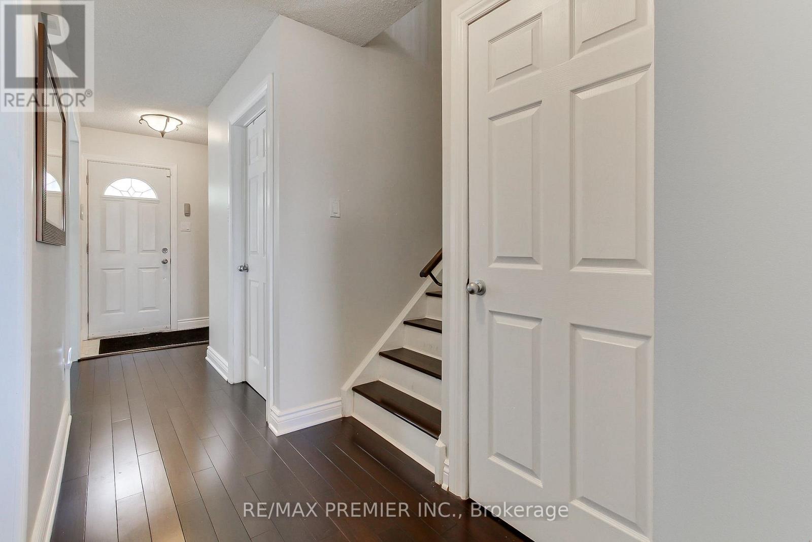 28 Palmer Drive, Ajax, Ontario  L1S 5W8 - Photo 2 - E13211684