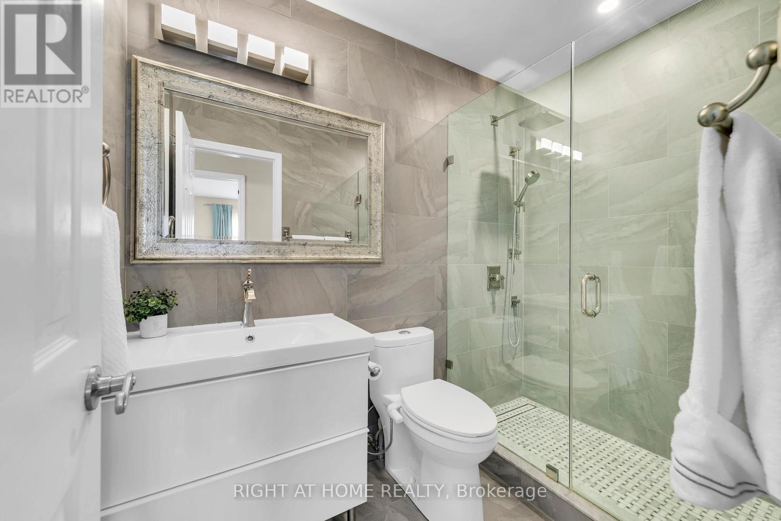 740 Village Green Boulevard, Mississauga, Ontario  L5E 3K8 - Photo 26 - W13157206