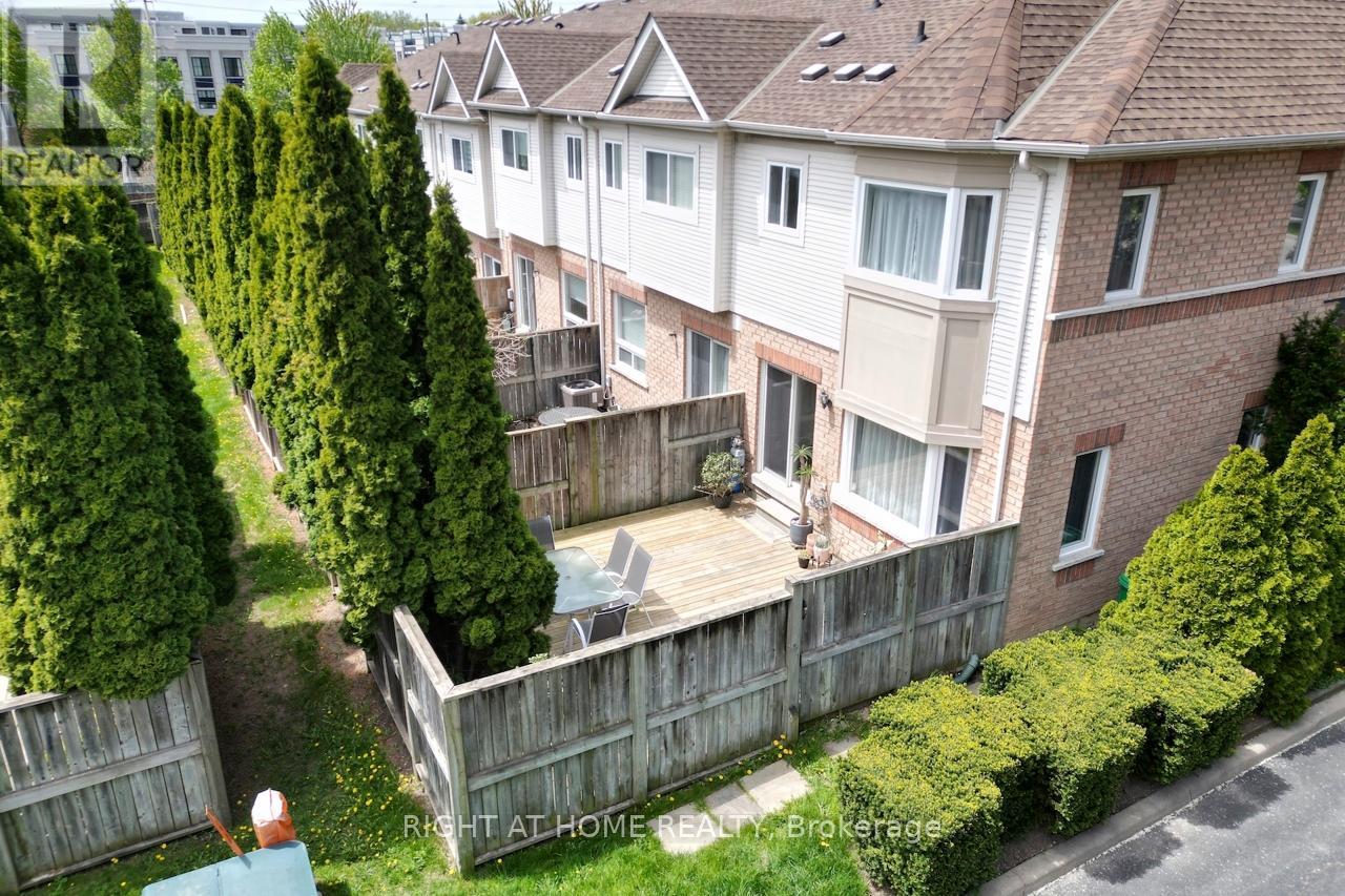 740 Village Green Boulevard, Mississauga, Ontario  L5E 3K8 - Photo 34 - W13157206