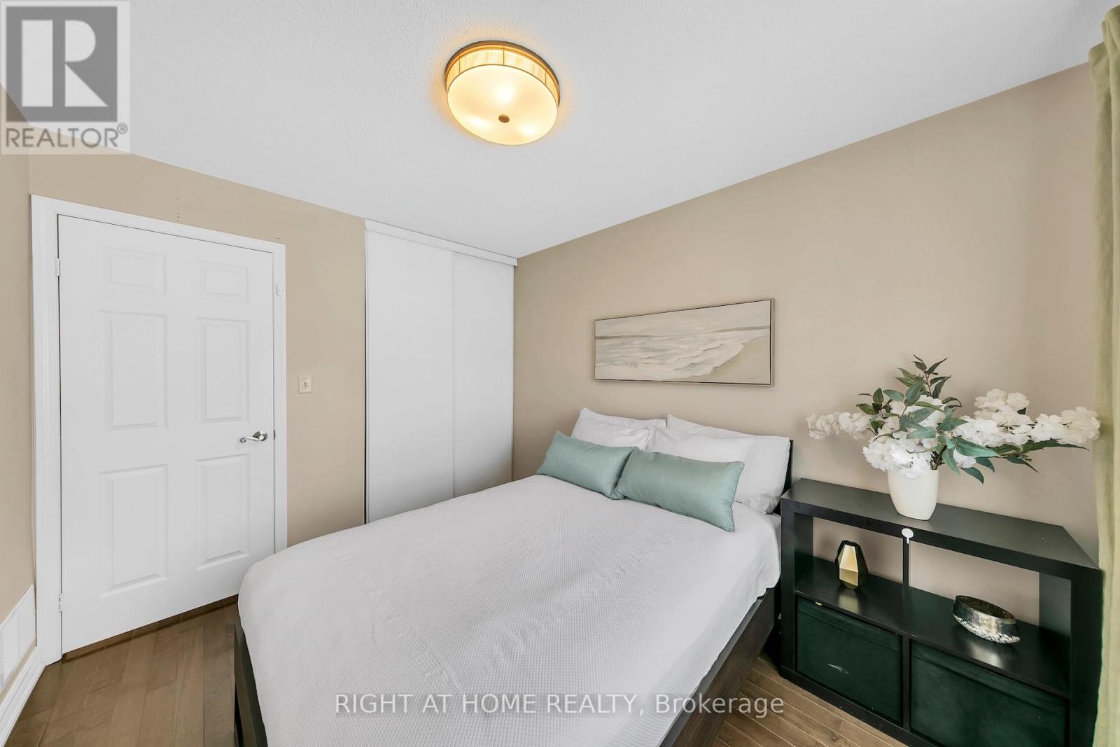 740 Village Green Boulevard, Mississauga, Ontario  L5E 3K8 - Photo 24 - W13157206