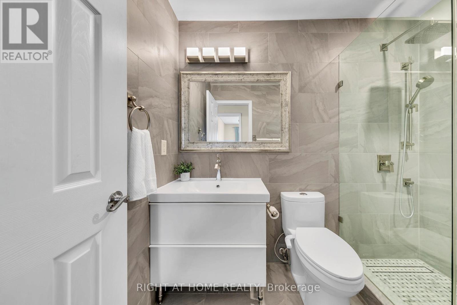 740 Village Green Boulevard, Mississauga, Ontario  L5E 3K8 - Photo 27 - W13157206
