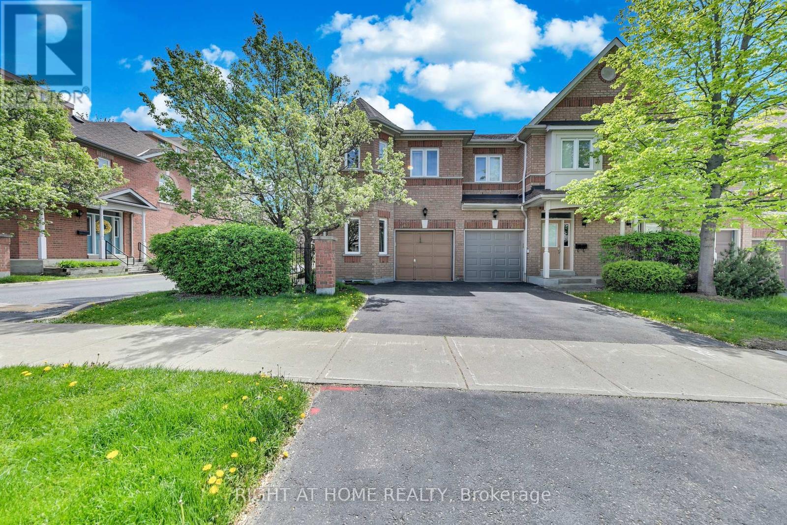 740 Village Green Boulevard, Mississauga, Ontario  L5E 3K8 - Photo 4 - W13157206