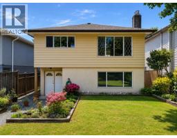 1555 BURRILL AVENUE, North Vancouver, British Columbia