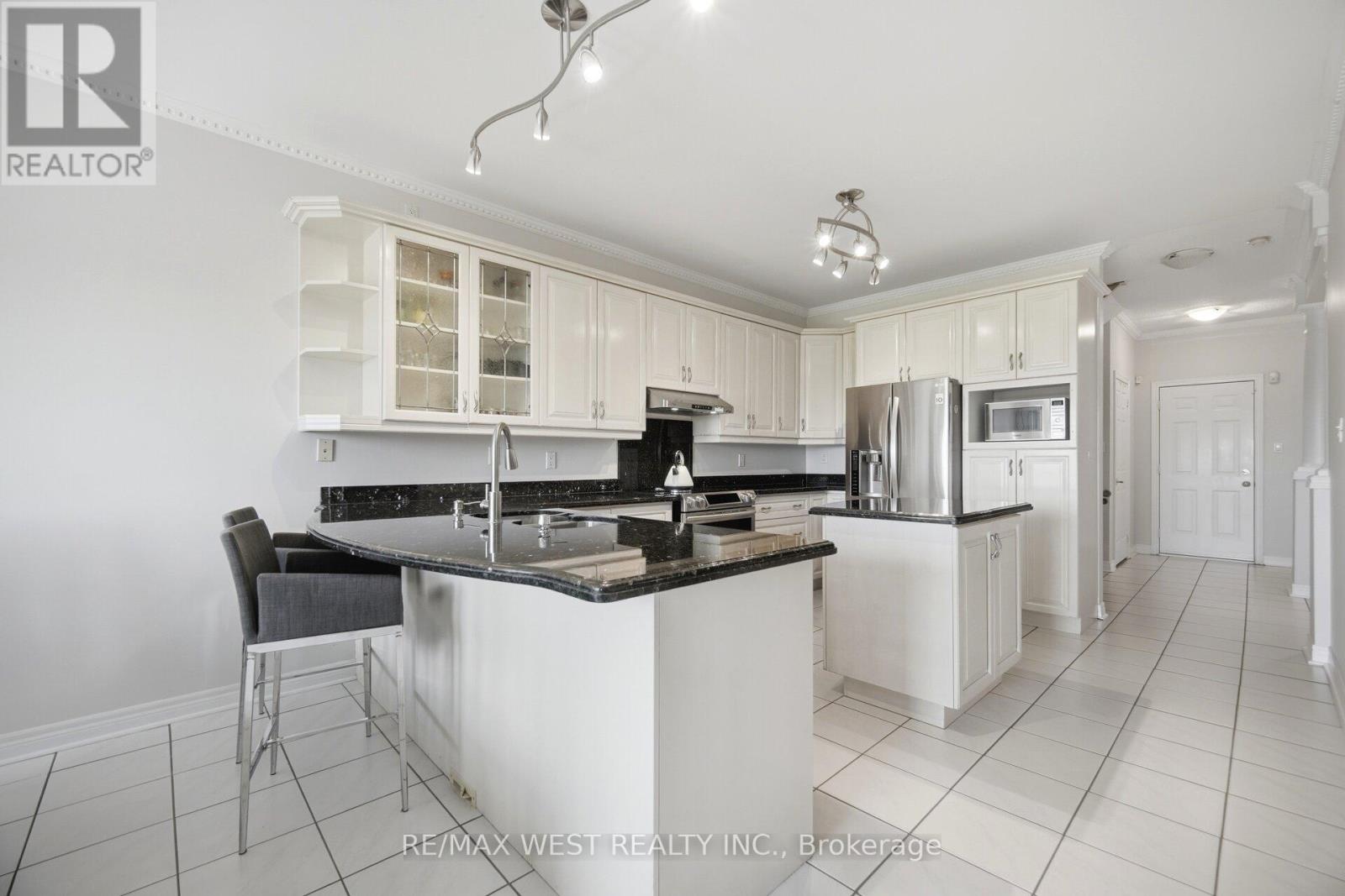 7288 Zinnia Place, Mississauga, Ontario  L5W 1K6 - Photo 14 - W13215376