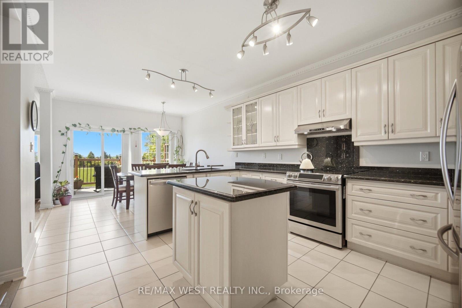 7288 Zinnia Place, Mississauga, Ontario  L5W 1K6 - Photo 13 - W13215376