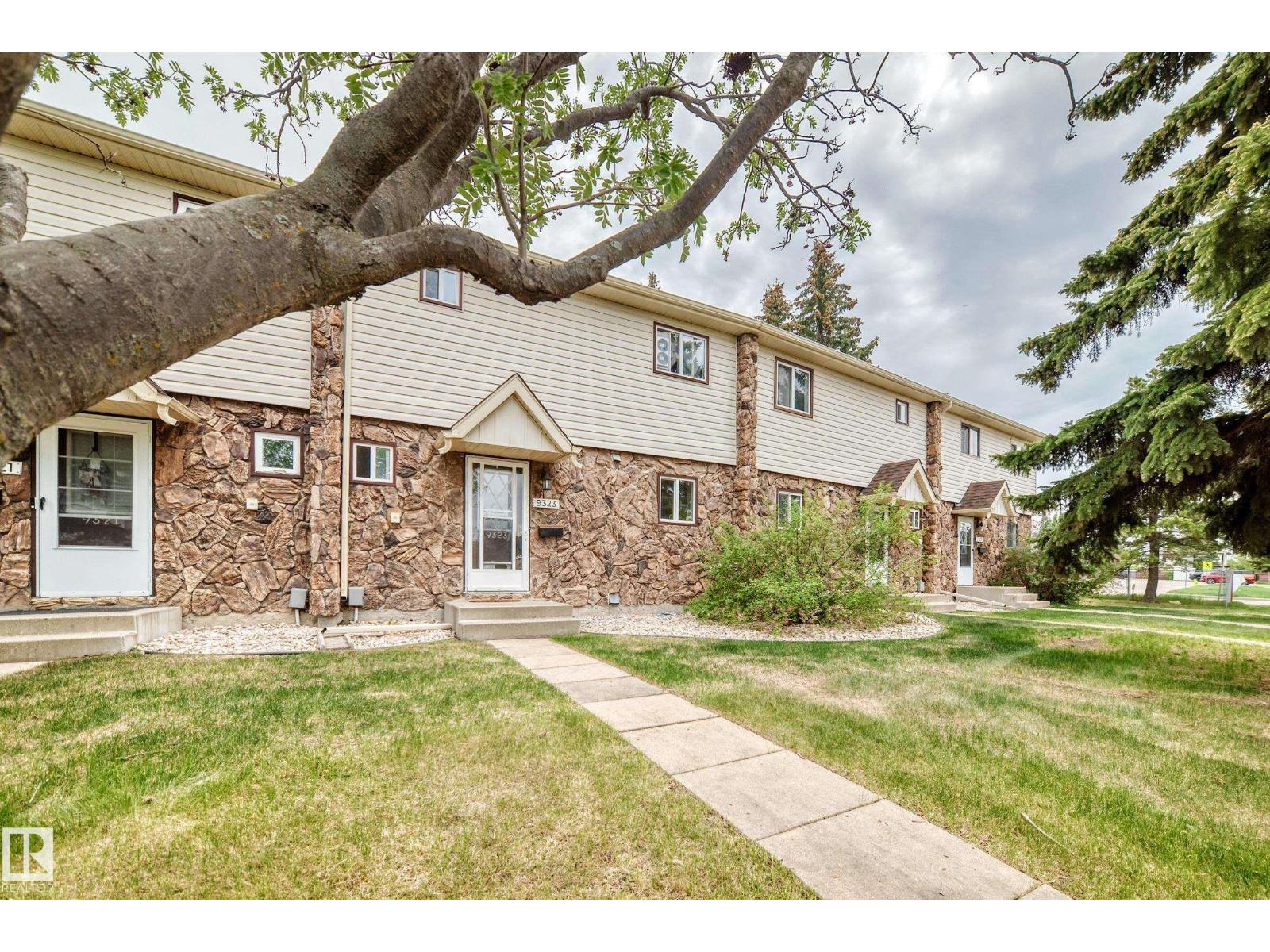 9323 Morinville DR, morinville, Alberta