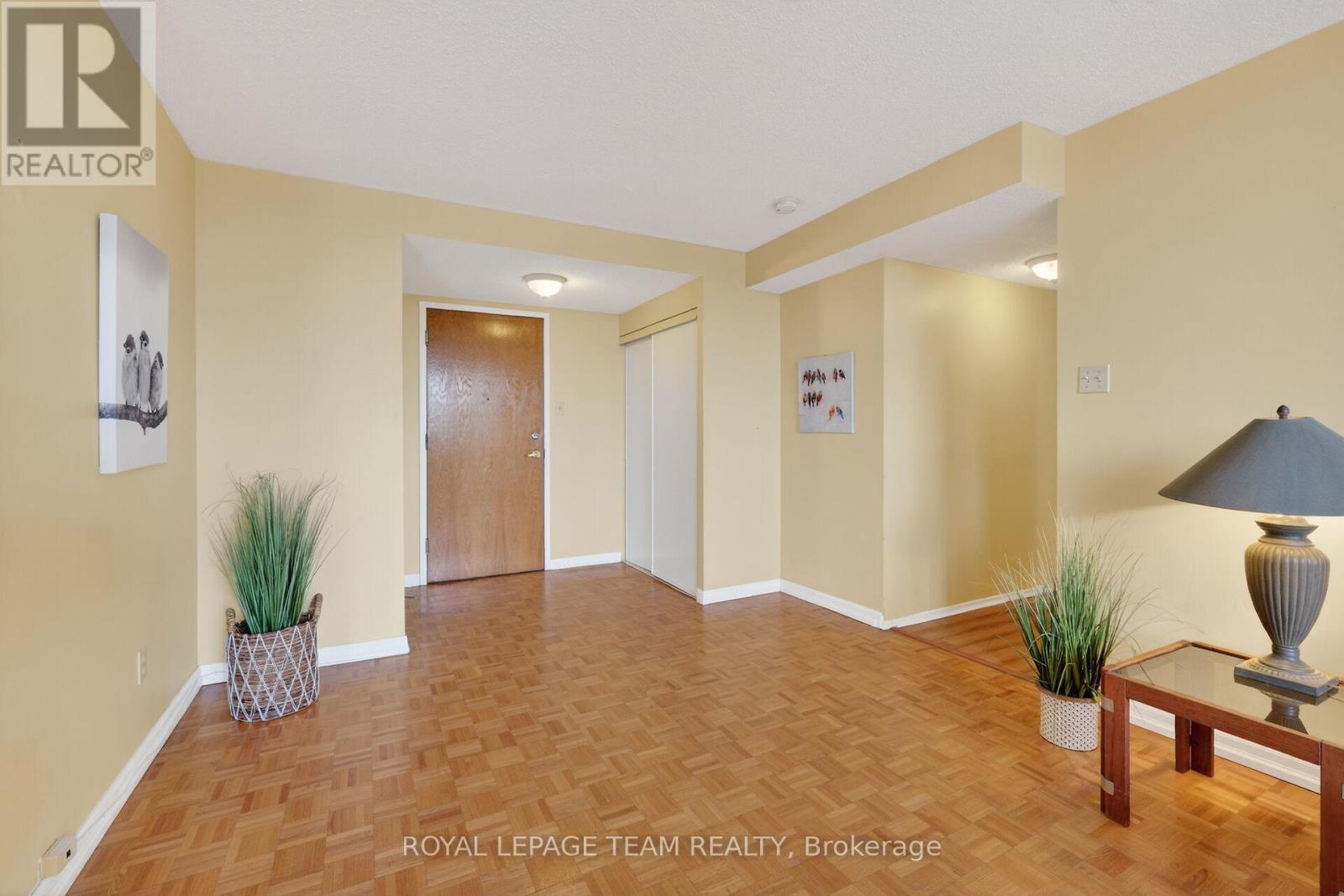 501 - 2760 Carousel Crescent, Ottawa, Ontario  K1T 2N4 - Photo 5 - X13217962