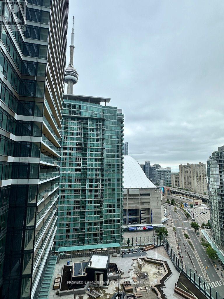 2106 - 3 Concord Cityplace Way, Toronto, Ontario  M5V 0X4 - Photo 2 - C13217872