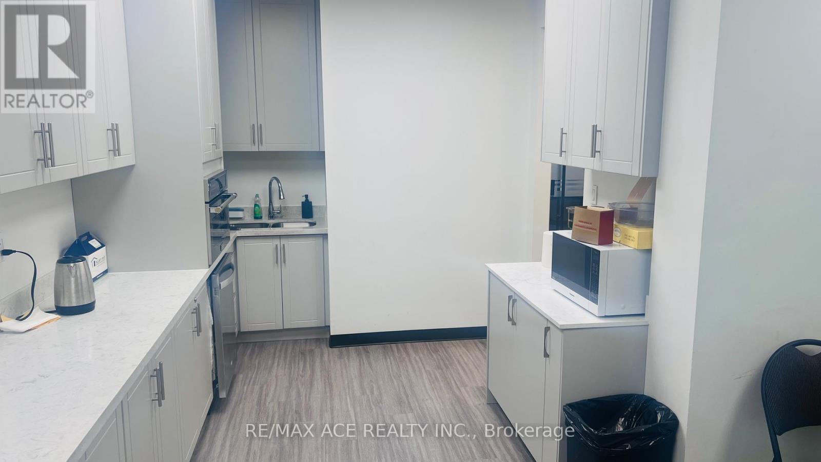 109 & 110 - 150 Consumers Road, Toronto, Ontario  M2J 1P9 - Photo 9 - C13217966