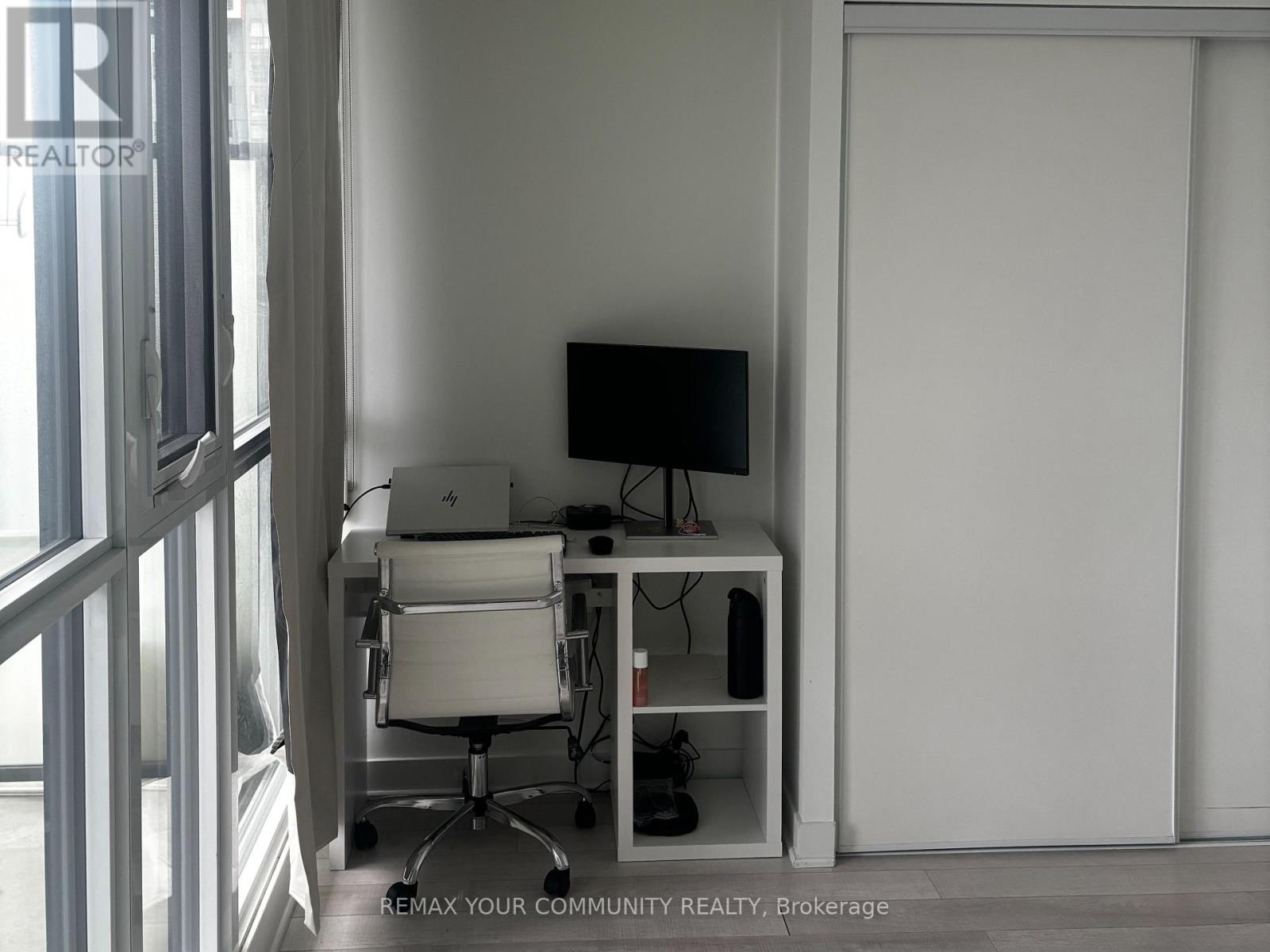 2102 - 290 Adelaide Street W, Toronto, Ontario  M5V 0P3 - Photo 10 - C13214228