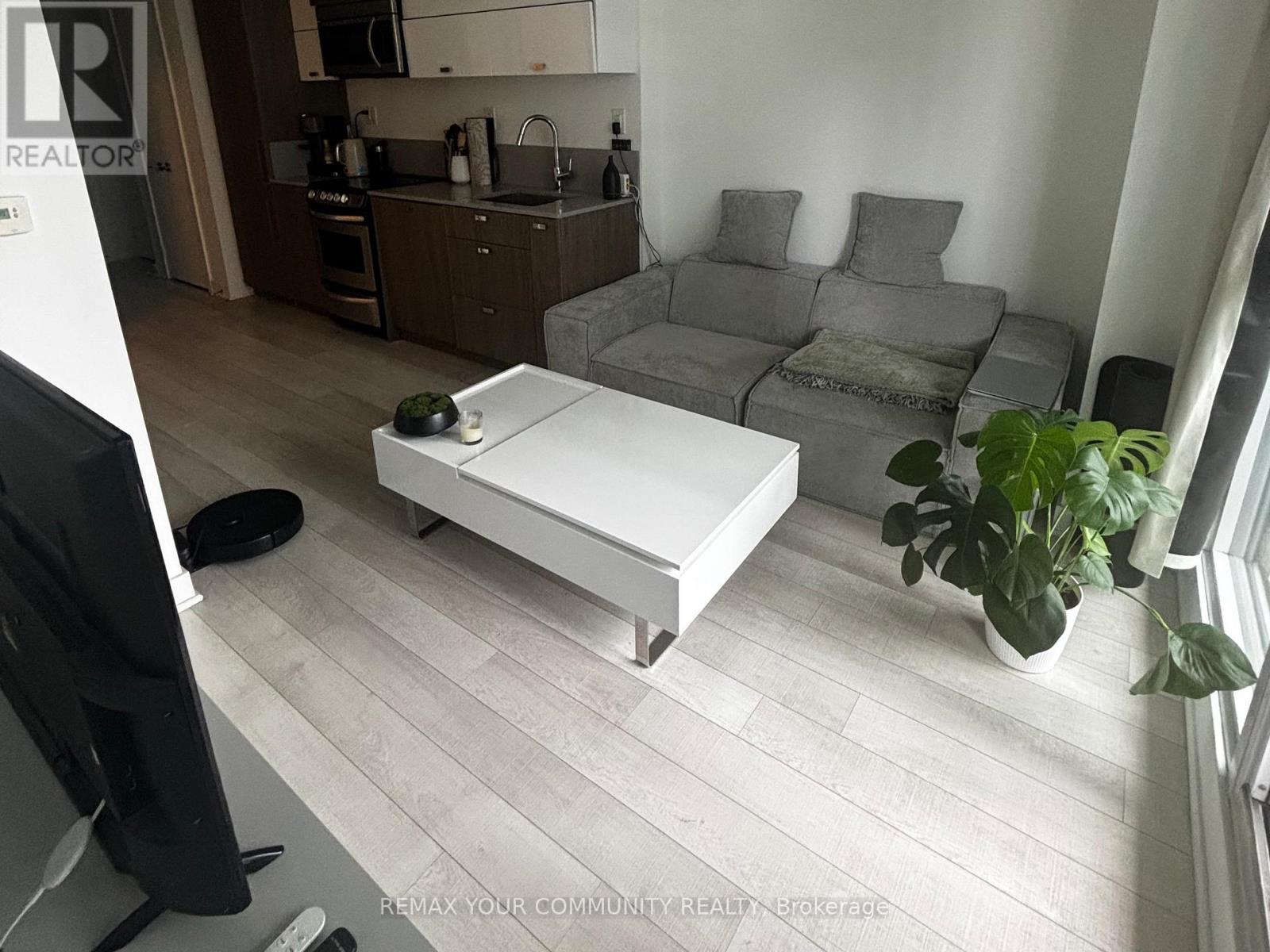 2102 - 290 Adelaide Street W, Toronto, Ontario  M5V 0P3 - Photo 1 - C13214228