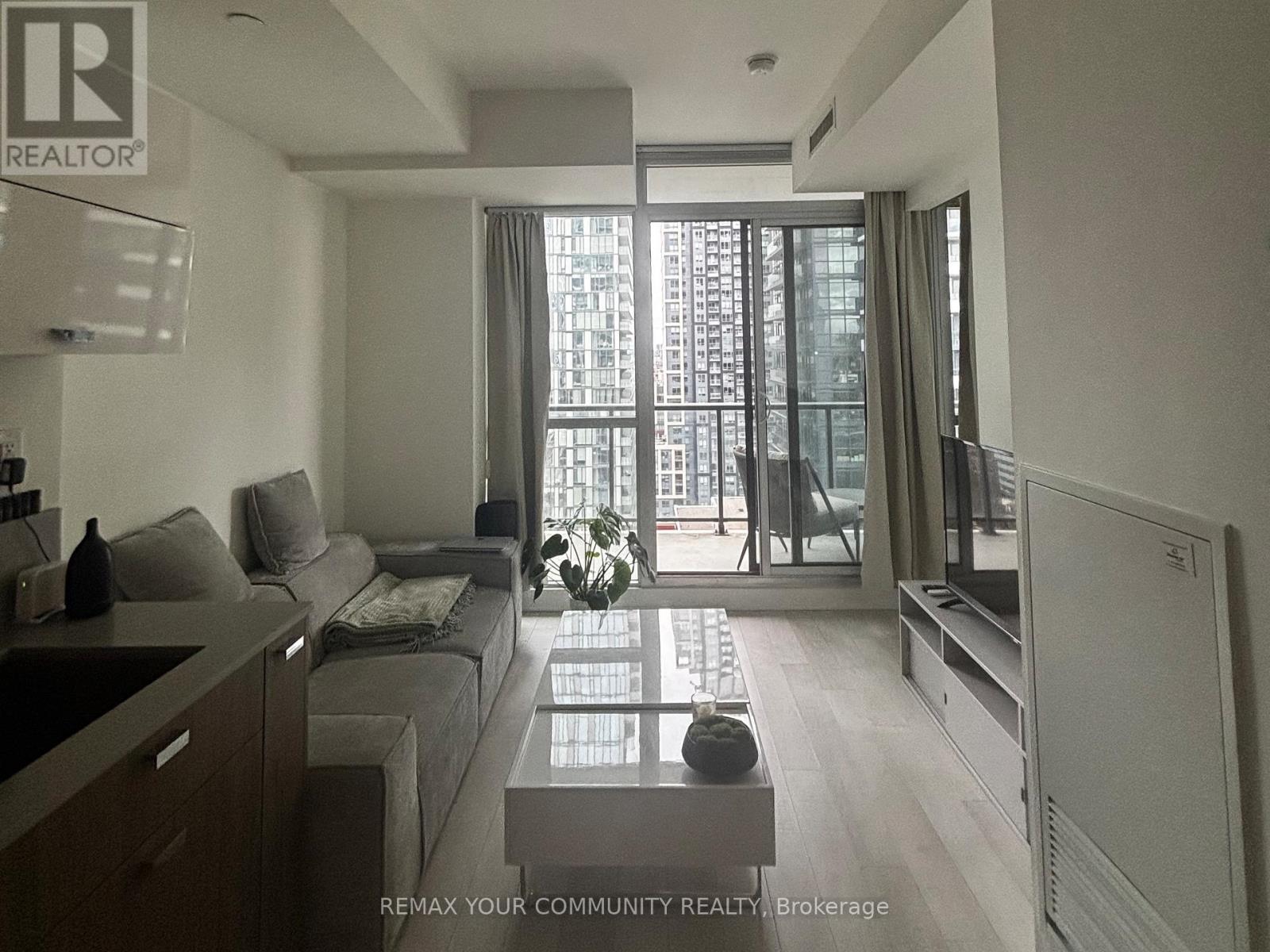 2102 - 290 Adelaide Street W, Toronto, Ontario  M5V 0P3 - Photo 8 - C13214228
