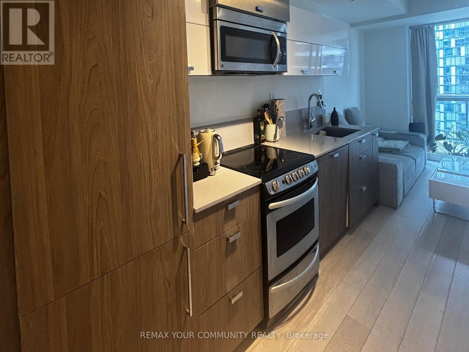 2102 - 290 Adelaide Street W, Toronto, Ontario  M5V 0P3 - Photo 6 - C13214228