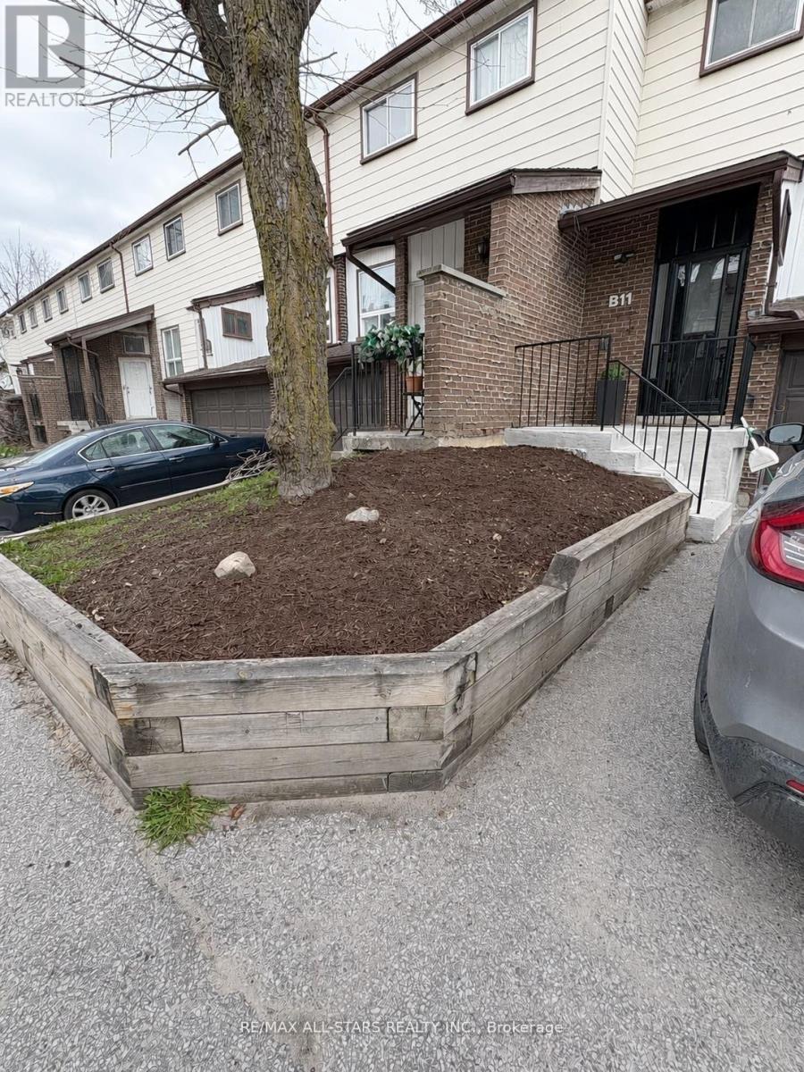 B11 - 63 FERRIS LANE, Barrie, Ontario