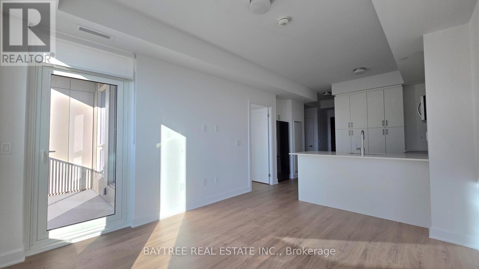 725 - 3240 William Coltson Avenue, Oakville, Ontario  L6H 8C8 - Photo 4 - W13217894