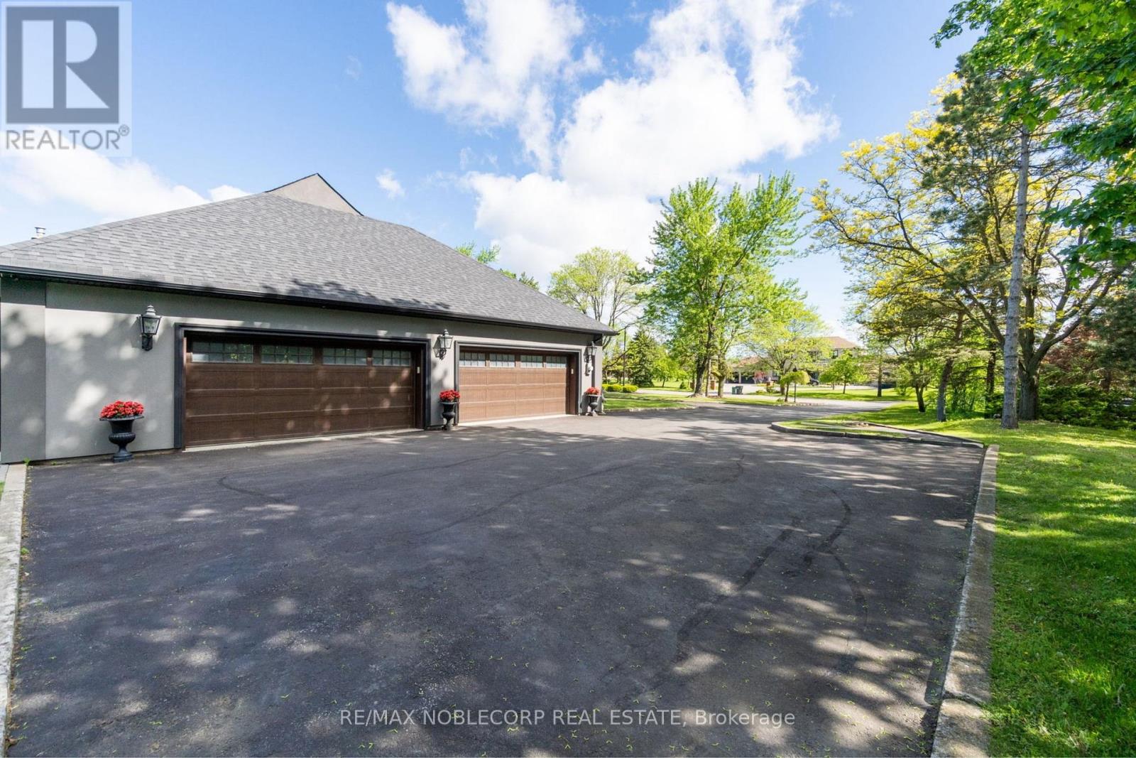 14 Bowman Avenue, Brampton, Ontario  L6P 0X5 - Photo 4 - W13217924