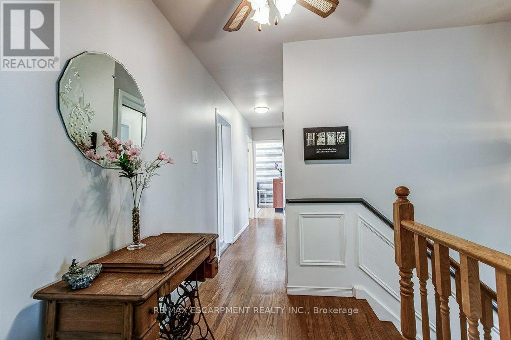 633 Sheraton Road, Burlington, Ontario  L7L 4B3 - Photo 12 - W13217938