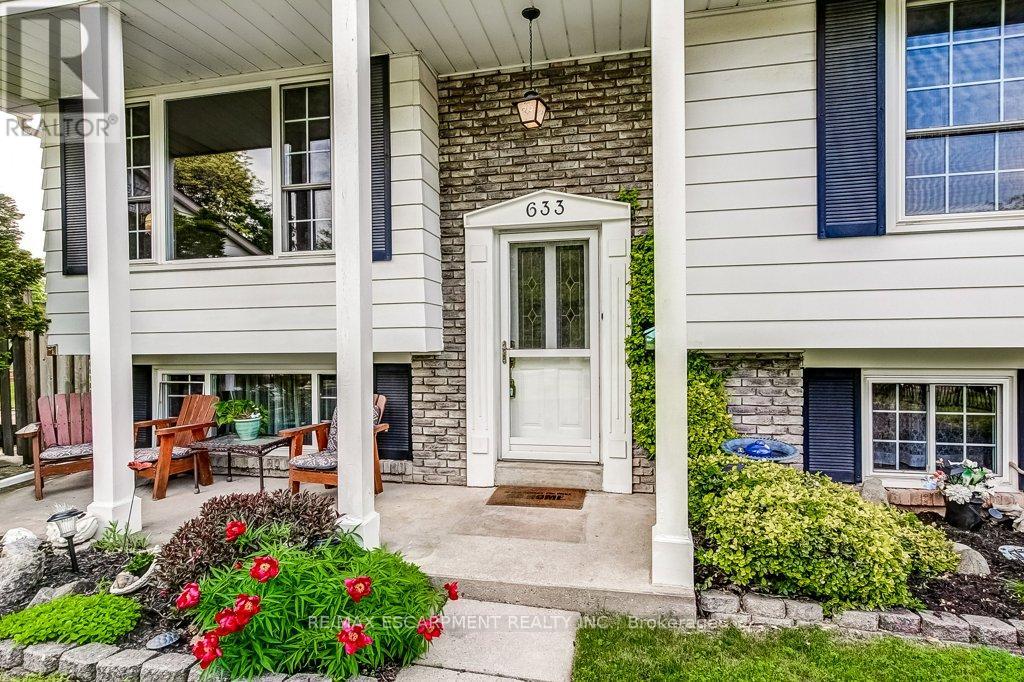 633 Sheraton Road, Burlington, Ontario  L7L 4B3 - Photo 3 - W13217938