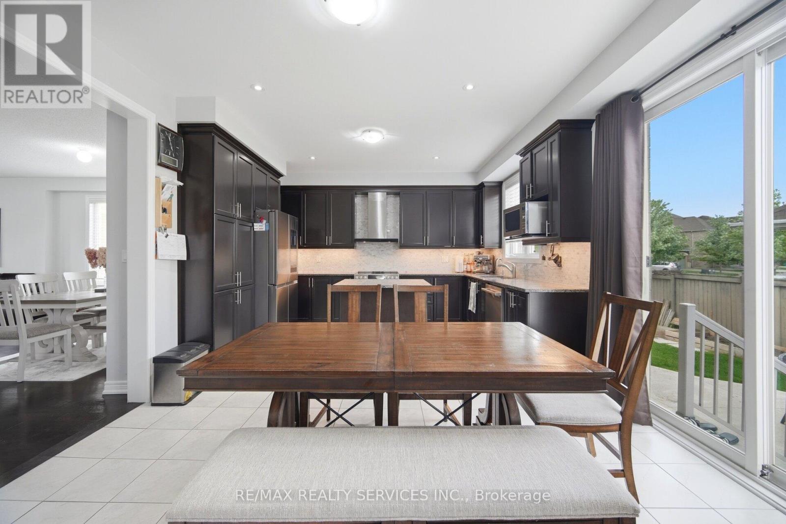 39 Templehill Road, Brampton, Ontario  L6R 3S6 - Photo 11 - W13217954