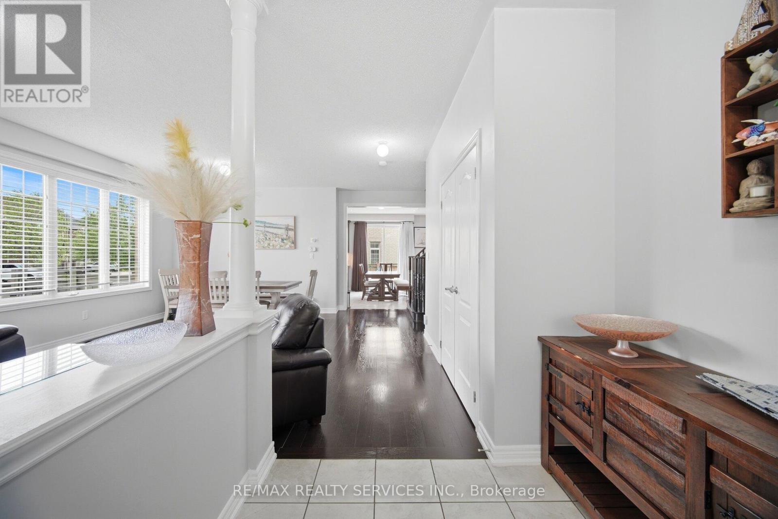 39 Templehill Road, Brampton, Ontario  L6R 3S6 - Photo 3 - W13217954