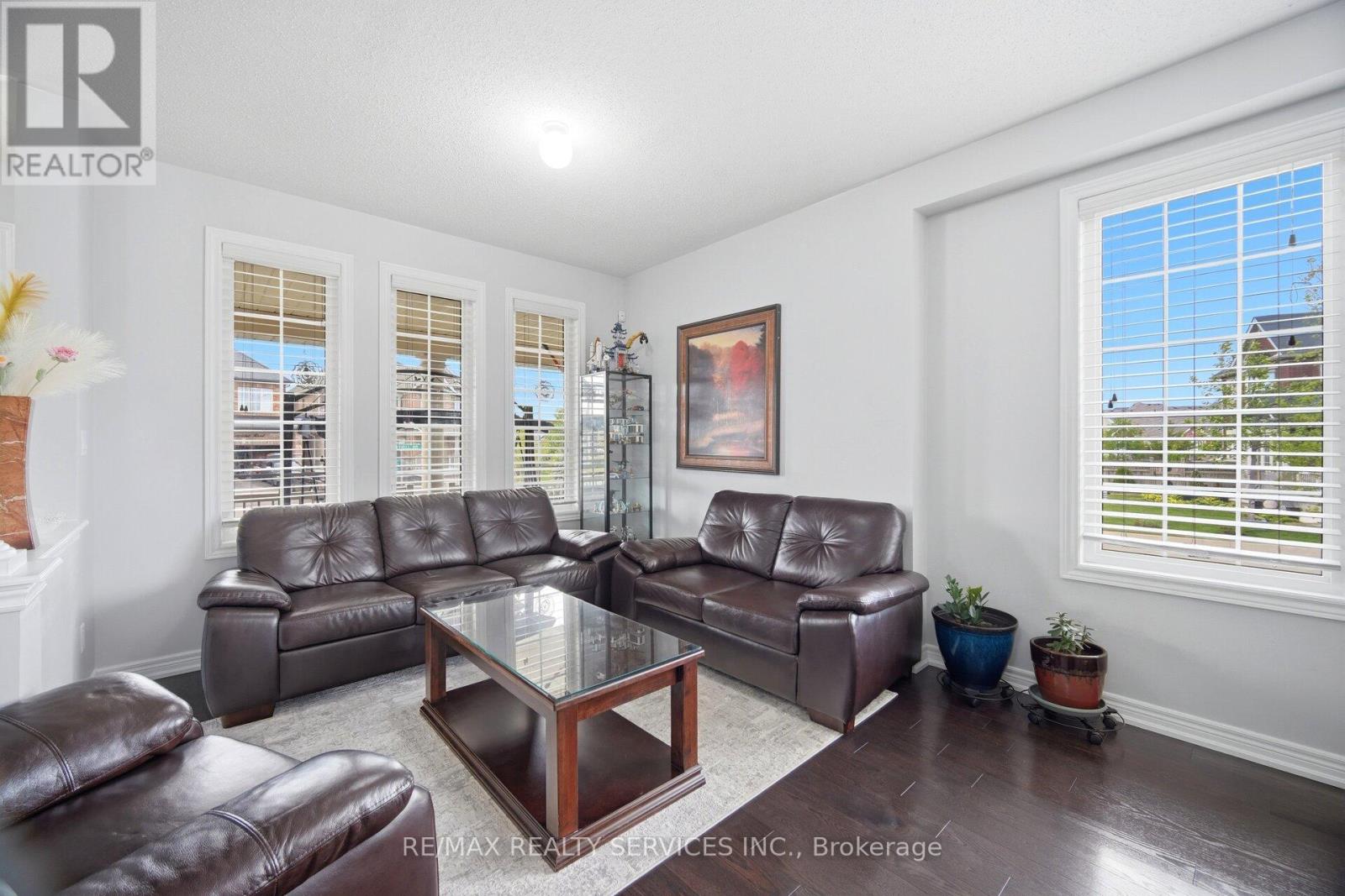 39 Templehill Road, Brampton, Ontario  L6R 3S6 - Photo 4 - W13217954