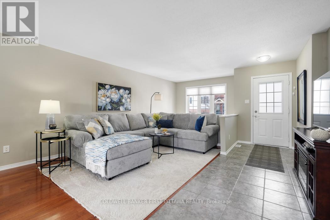 348 Wiffen Private, Ottawa, Ontario  K2H 1G4 - Photo 2 - X12917206
