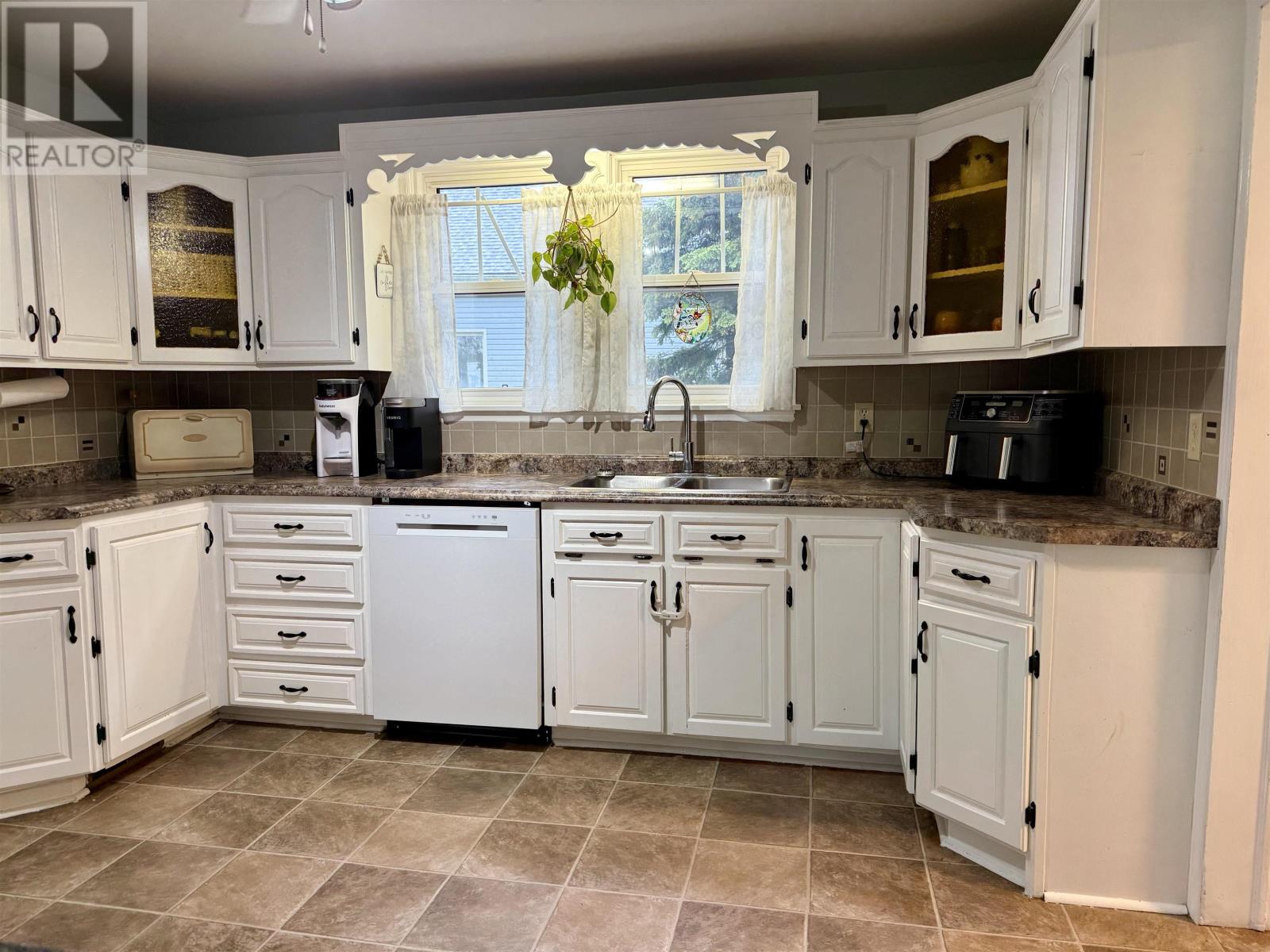29 Pleasant Street, Kensington, Prince Edward Island  C0B 1M0 - Photo 6 - 202612686