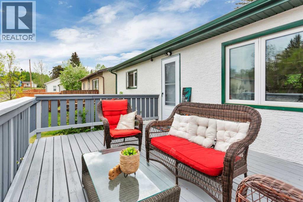 5010 53 Street, Sylvan Lake, Alberta  T4S 1E7 - Photo 4 - A2307510
